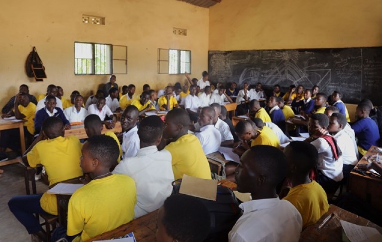 a-class-at-g-scolaire-kagugu-population-average-80-students