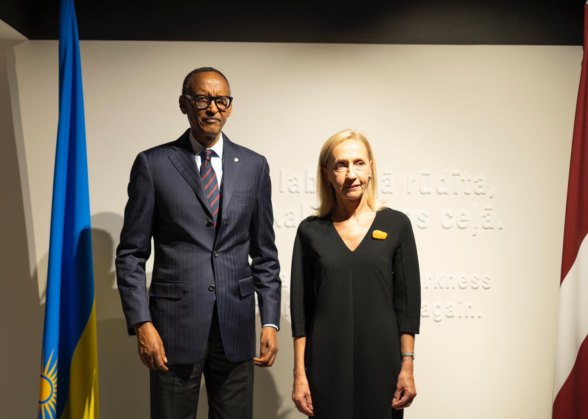 Prezidents Kagame ierodas Latvijā pirmajā Āfrikas prezidenta – KT PRESS oficiālajā vizītē